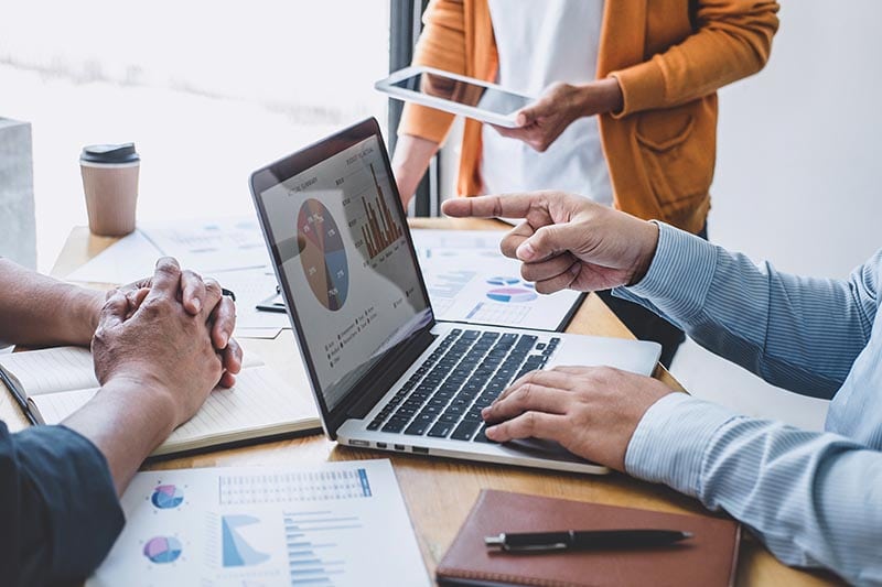 Data Contracts у гемблінгу Data Contracts в ігровому секторі